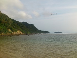 Pantai Pulau Merah