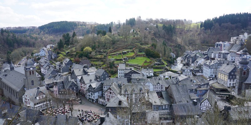 Monschau nampak dari atas bukit