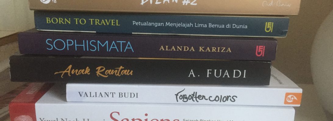 Sedikit buku dari banyak buku hasil nitip sewaktu Ibu ke Belanda