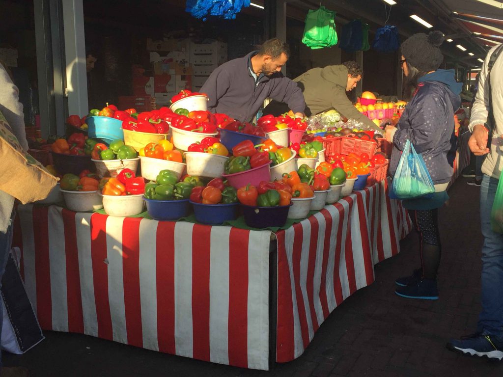 De Haagse Markt - Den Haag - Belanda. Kalau dalam wadah seperti ini, harganya 1 euro